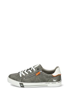 Mustang; Lerros Urheilujalkineet