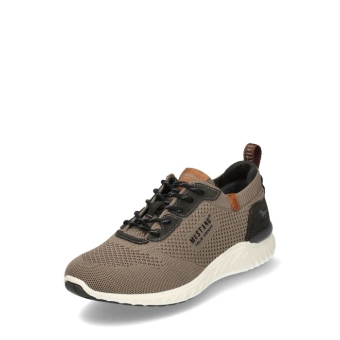 Mustang; Lerros Urheilujalkineet